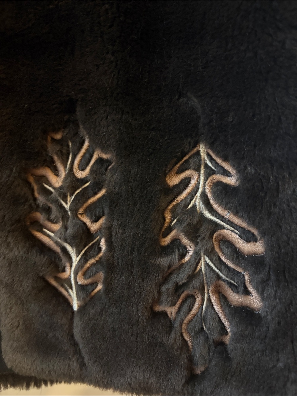 Vintage Threads on Threads Brown Faux Fur Vest Leaf Embroidered Detail Zip Front - Picture 6 of 8